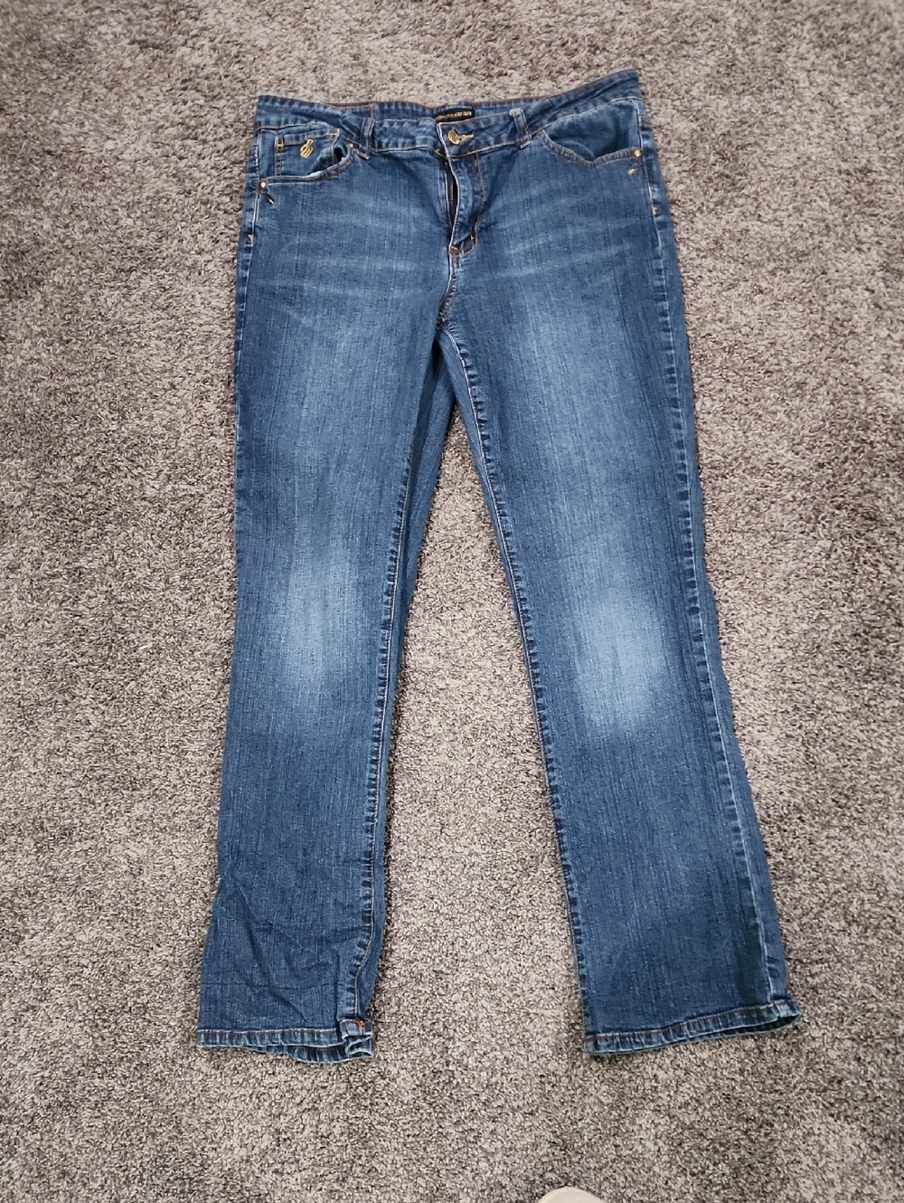 Vintage Straight Leg Jeans With Design On Pockets